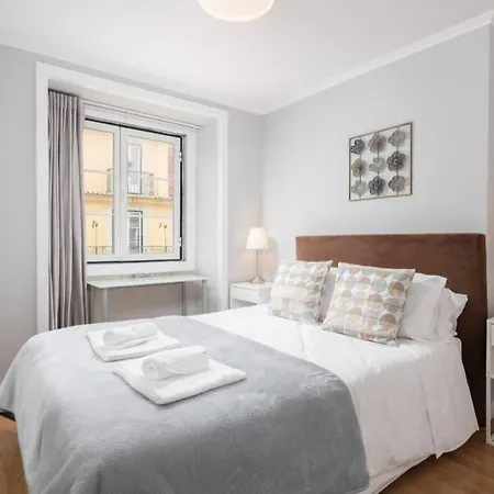 Appartement Fanqueiros 96 - Balcony Over *