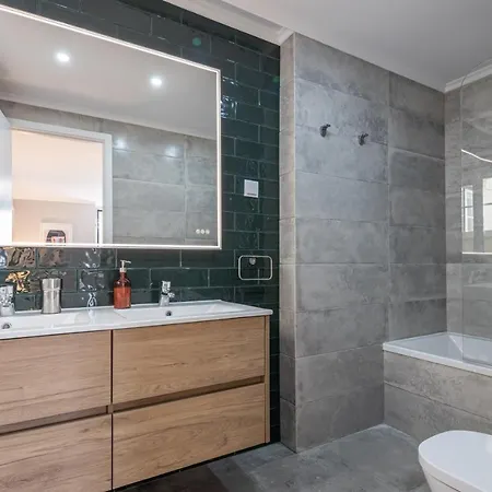 Fanqueiros 96 - Balcony Over Appartement